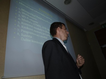 Marek Števík pri prezentácii svojho projektu na Olympiáde techniky Plzeň 2013
