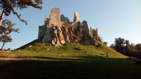 Hrušovský hrad 2 - autor Tibor Habo
