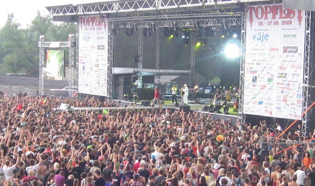 kusok-z-atmosfery-na-topfest-e-2009