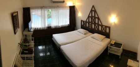 Hotelová izba v Thajsku s raňajkami a bazénom pod oknom za desať eur na noc.