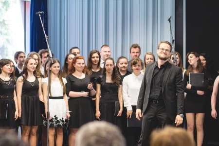 Akademický spevácky zbor predviedol bravúrne vystúpenie, ktoré diváci ocenili veľkým aplausom