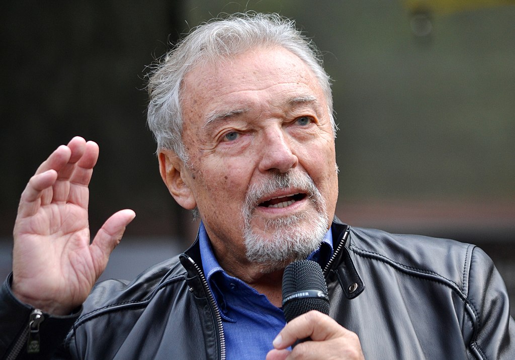 Zomrel majiteľ 42 Slávikov Karel Gott. Podpísal aj antichartu, no mal svoje dôvody